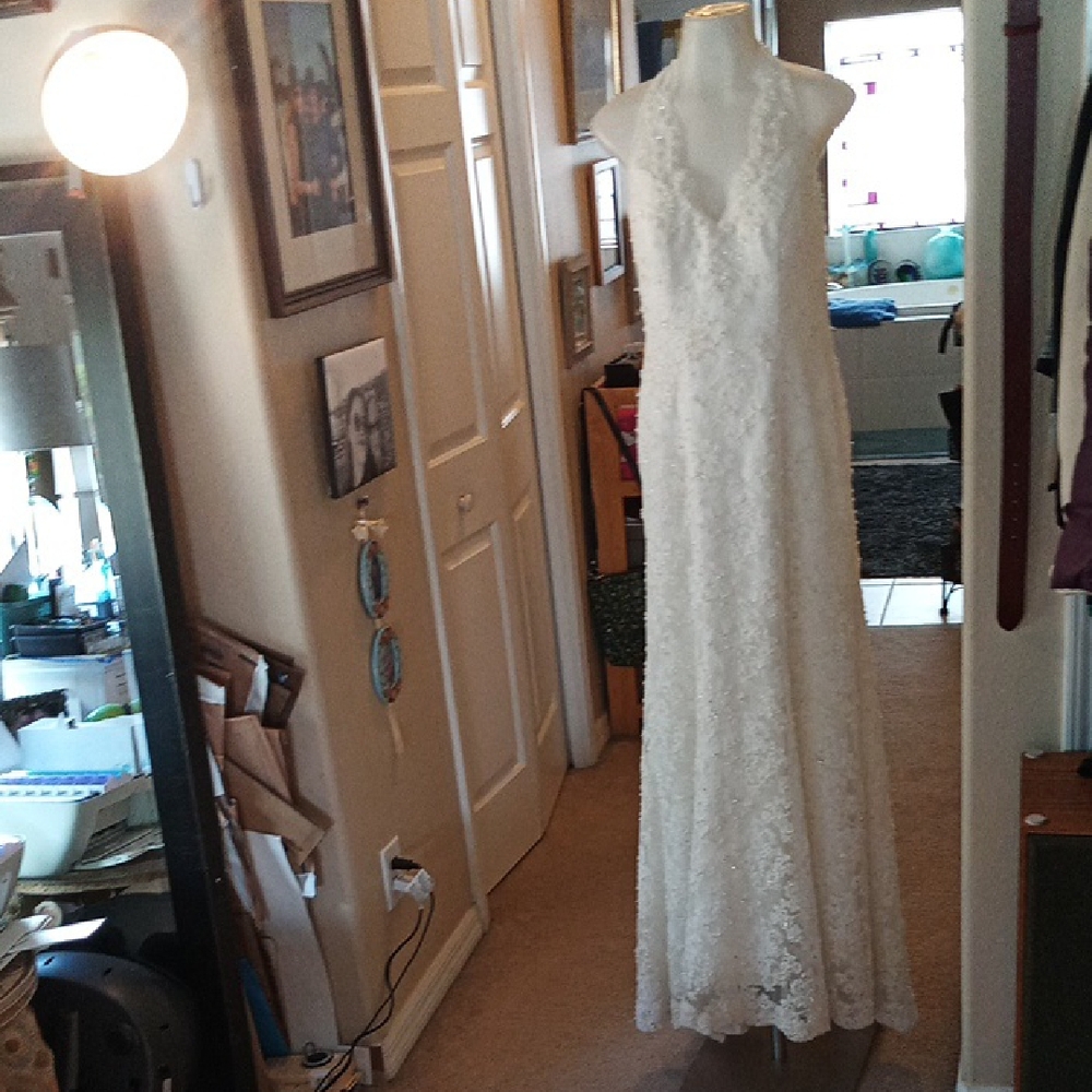 David's Bridal Ivory Halter Beaded Lace Gown By Sue Wong Size 8